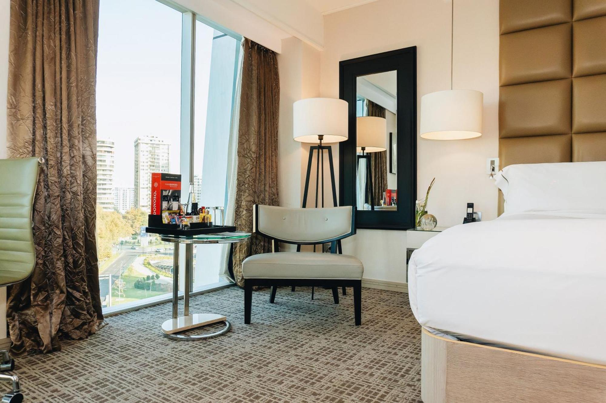 Hotel Renaissance Santiago By Marriott Exterior foto